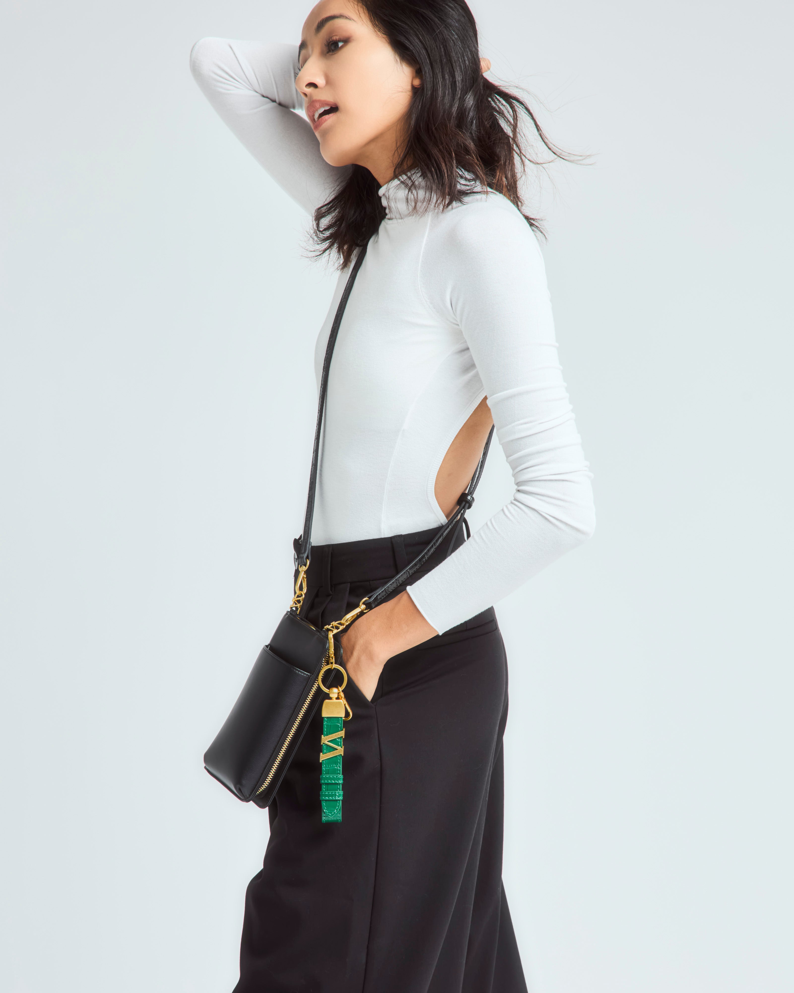 マルチショルダーバッグ　ブラック