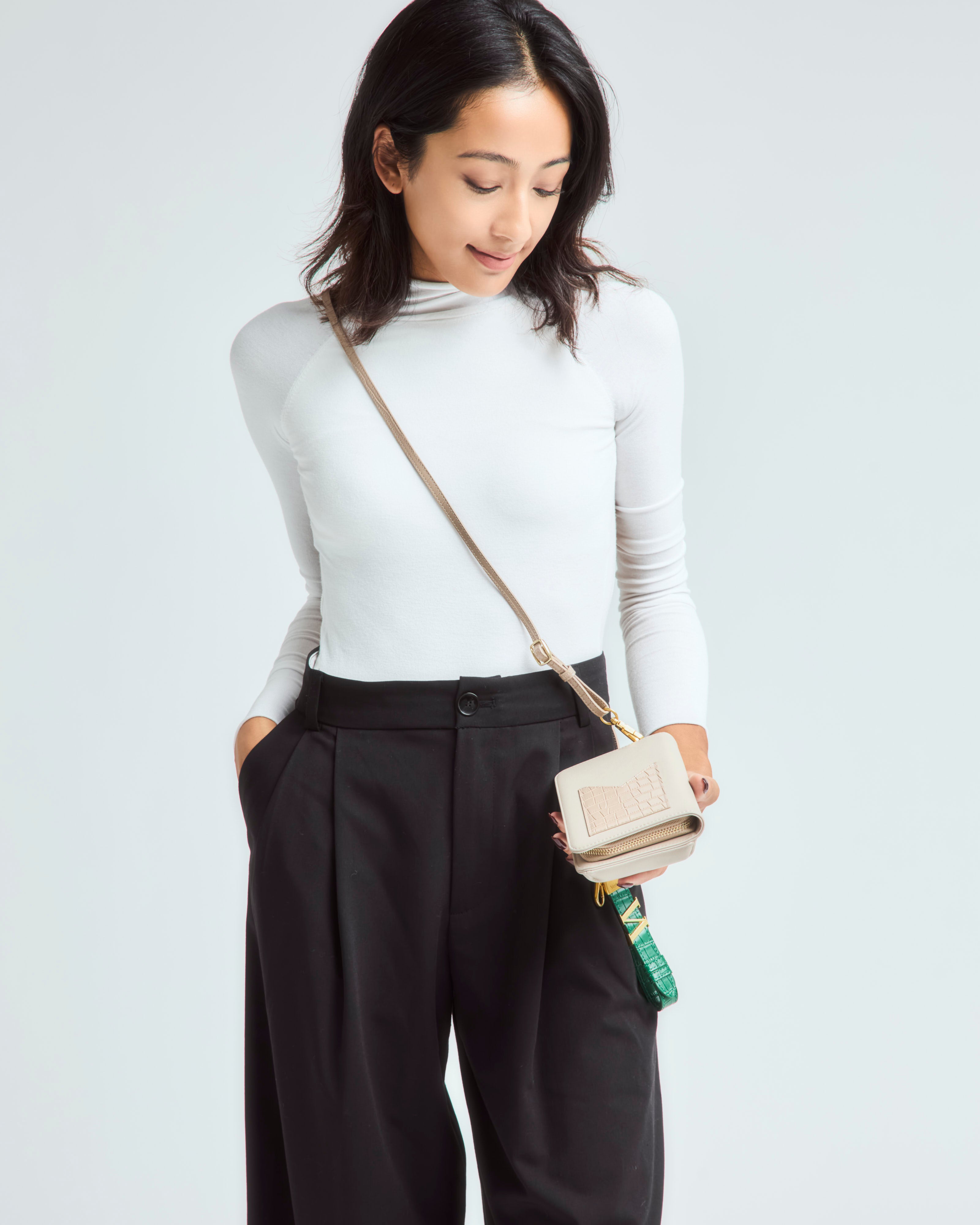 マルチショルダーバッグ グレージュ