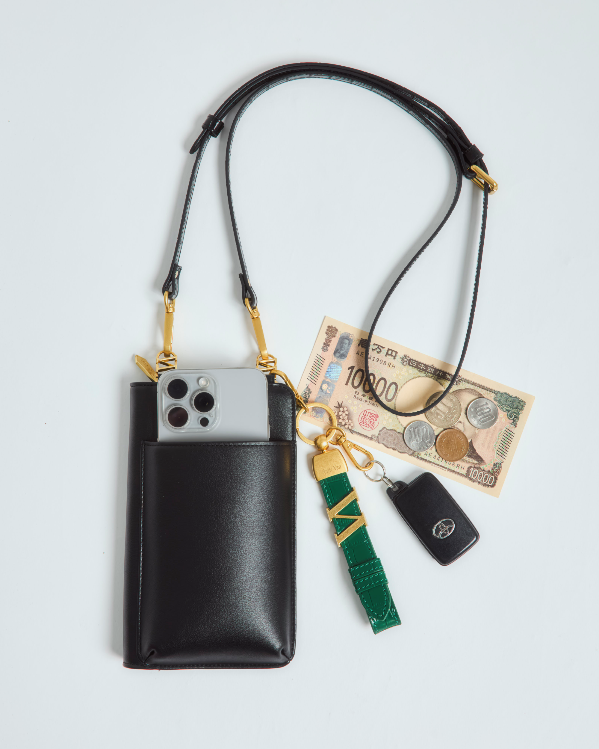 マルチショルダーバッグ　ブラック